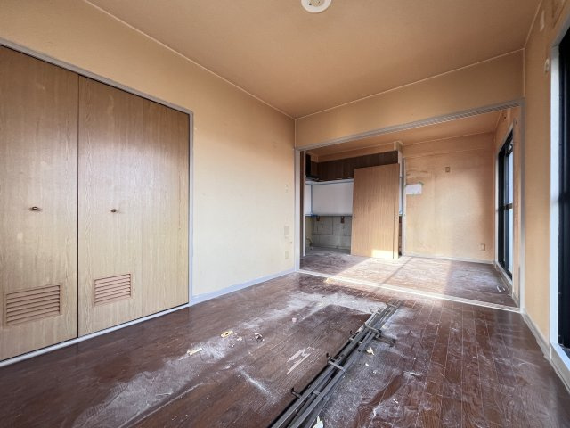 ウィステリアコート山之内の洋室
