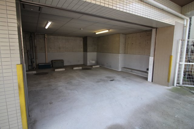 サンコート千鳥ヶ丘の駐車場