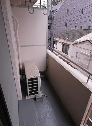 サンハイツ西日暮里のバルコニー