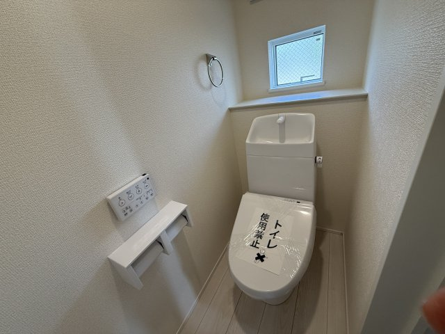 リナージュ前橋市古市町１丁目01期　1号棟のトイレ|【イメージ画像】1階トイレです。清潔感のある白を基調としています。
温水洗浄・便座暖房機能の付いた快適なトイレです☆