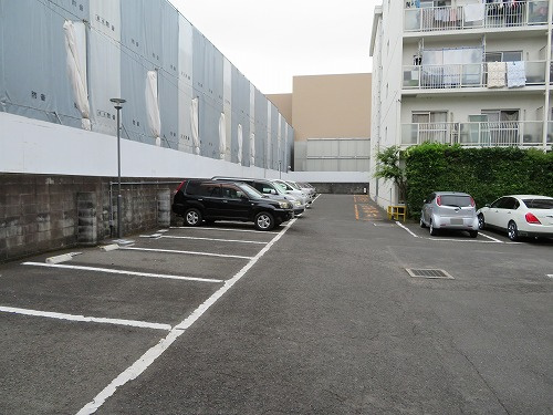高野川ハイツの駐車場