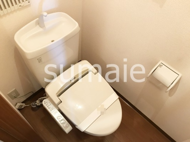 ドミール　参番館のトイレ|温水洗浄付トイレ。
