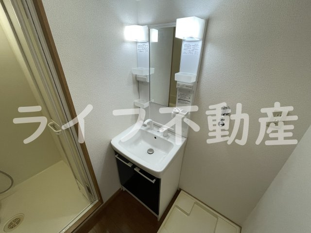 アベニューリップル小阪の独立洗面台|使いやすい独立洗面台です