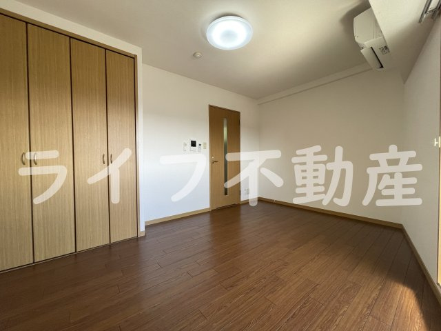 アベニューリップル小阪の居間・リビング|ゆったり過ごせる居間です