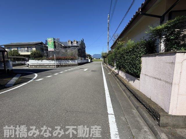 【中古平屋】前橋市鶴が谷町　３LDKの前面道路含む現地写真