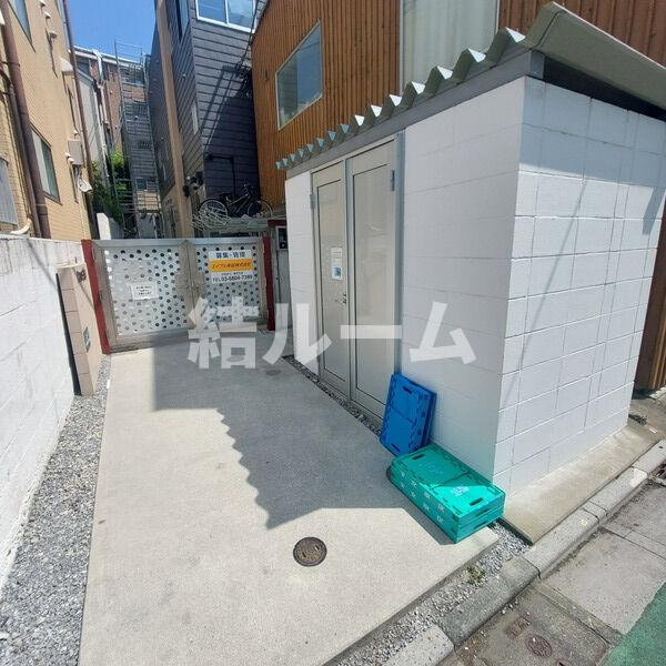 文京区白山１丁目のアパートのエントランス