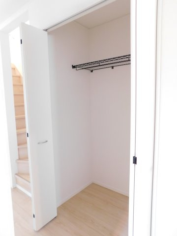 名古屋市北区東味鋺３丁目の新築一戸建の収納|◇リビング収納◇　　キッチン横の収納は、食器や調理器具などが片付くパントリーとして利用できます♪