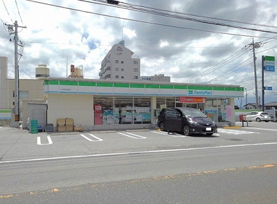 【周辺】 | リバティ　アイランド | ファミリーマート石和町市部店まで450m
