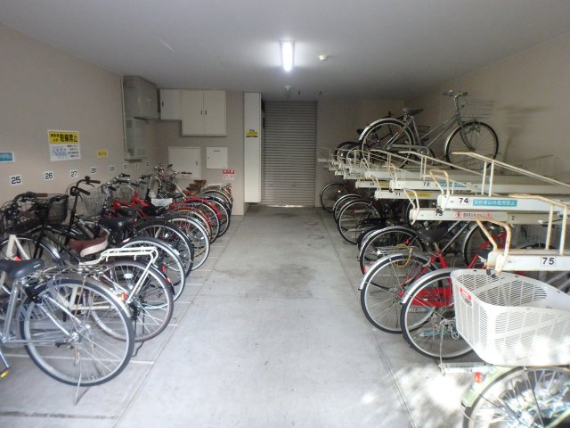 【その他共用部分】 | エレナ西宮北口 | 駐輪場