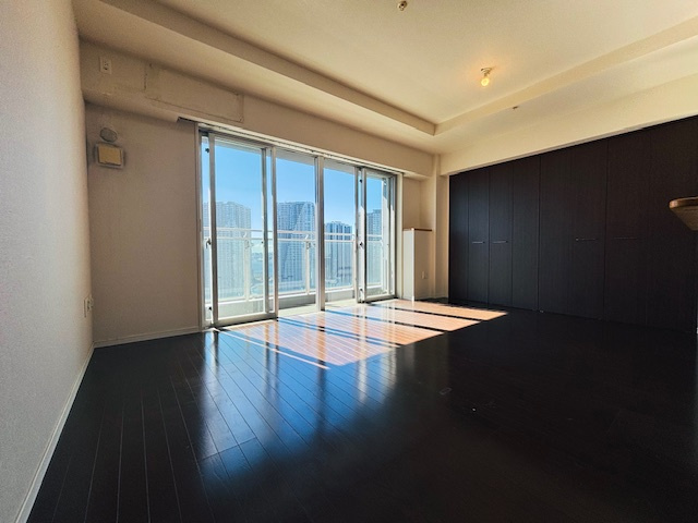 東側を撮影／晴海トリトン方面