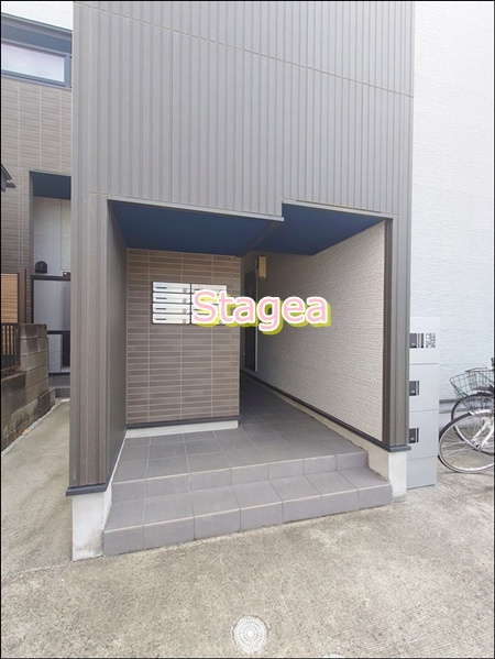 ルーチェ東大宮のエントランス