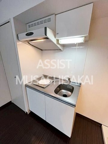 ファーストヒルズ武蔵小金井B棟のキッチン|写真：設備同仕様の別物件です