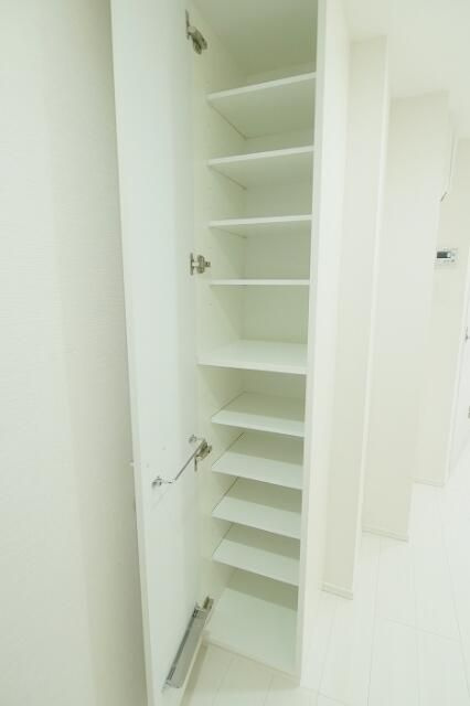 ＰＲＥＭＩＵＭ　ＣＵＢＥ　池袋要町の玄関