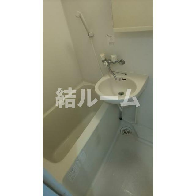 北区滝野川５丁目の賃貸マンションの浴室