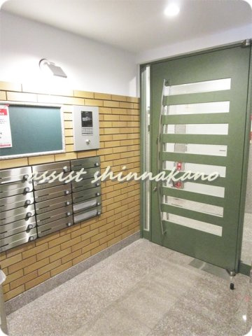 No.8ゼルコバマンションのロビー