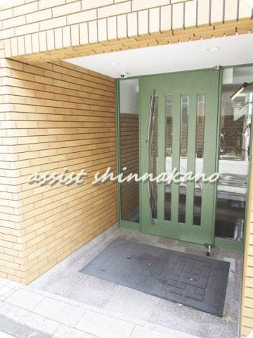No.8ゼルコバマンションのエントランス