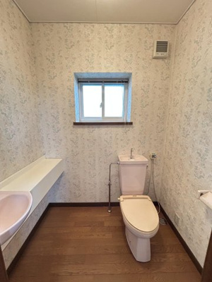 【トイレ】 | 弘前市大字宮園・中古住宅 | 【現況】2階トイレです。