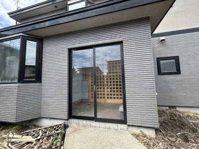【玄関】 | 弘前市大字宮園・中古住宅 | 【現況】風除室です。