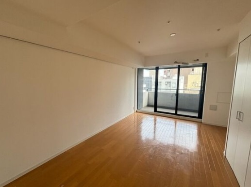 大阪市中央区本町橋の賃貸マンションの居間・リビング