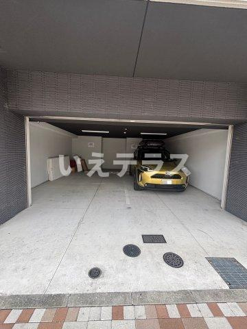 SDグランツ神戸ランドマークの駐車場|車をお持ちの方に嬉しい駐車場付きの物件です