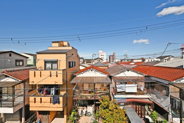 摂津市別府2丁目新築一戸建て│3SLDK+駐車1台可の展望|バルコニーからは、都会ならではの街並みを望むことができます。