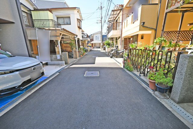 摂津市別府2丁目新築一戸建て│3SLDK+駐車1台可の周辺|周辺にスーパー・コンビニがあり、生活施設が身近にそろった利便性の高い住環境です。