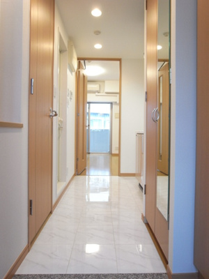 【玄関】 | パレステュディオ中目黒 | 同タイプ別住戸写真となります。現況と異なる場合がございます。
