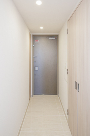 【玄関】 | レガシス中目黒 | ※写真は同タイプ住戸です。
