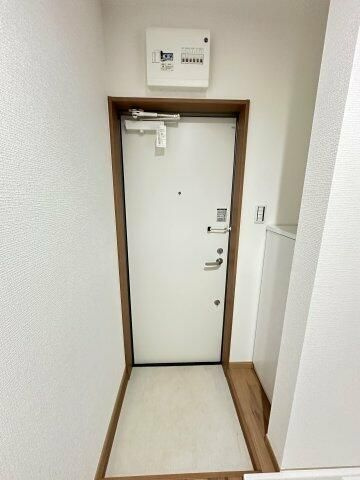 レジデンス久地の玄関