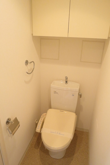 【トイレ】 | プラウドフラット学芸大学 | 落ち着いた色調のトイレです