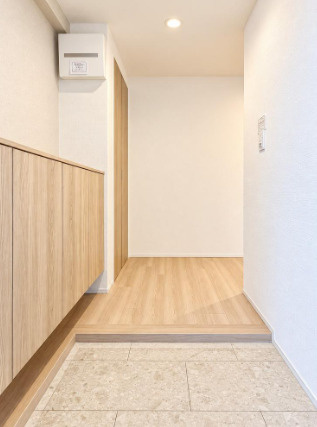 オークヒルズ香里四番館の玄関|シューズボックス
■物件内覧・資金計画相談・住宅ローン相談、リフォーム相談、お問合せ受付中■
※当日・翌日のご内覧、ご相談はお電話でのお問合せがスムーズです！