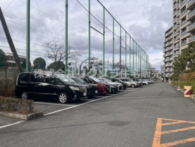 オークヒルズ香里四番館の駐車場|■物件内覧・資金計画相談・住宅ローン相談、リフォーム相談、お問合せ受付中■
※当日・翌日のご内覧、ご相談はお電話でのお問合せがスムーズです！