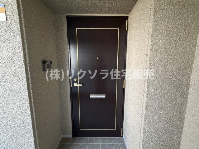 オークヒルズ香里四番館の玄関|■物件内覧・資金計画相談・住宅ローン相談、リフォーム相談、お問合せ受付中■
※当日・翌日のご内覧、ご相談はお電話でのお問合せがスムーズです！