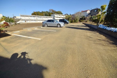 【駐車場】 | オークガーデン | 駐車場です