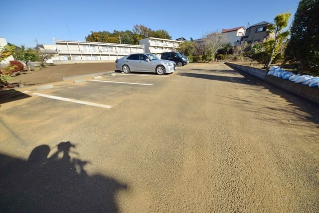 【駐車場】 | オークガーデン | 駐車場です