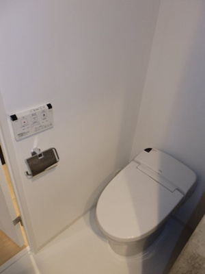 【トイレ】 | 新品家具付きマンション下目黒6(KaGood東京) | トイレもきれいです