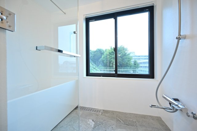 【浴室】 | ＲＩＶＥＮＤＥＬＬ　ＥＢＩＳＵ | お風呂で日々の疲れを落としましょう