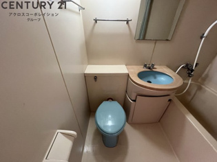 浴室内にトイレがあります！