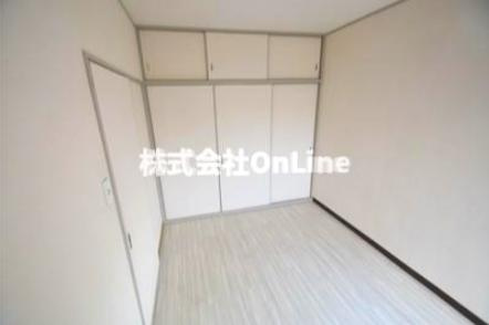 ネオハイム山本の洋室