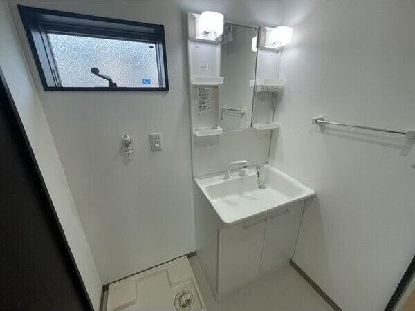 MANAHOUSEの洗面所