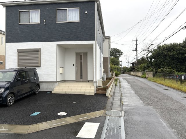 【前面道路含む現地写真】 | 児玉郡上里町勅使河原　中古住宅