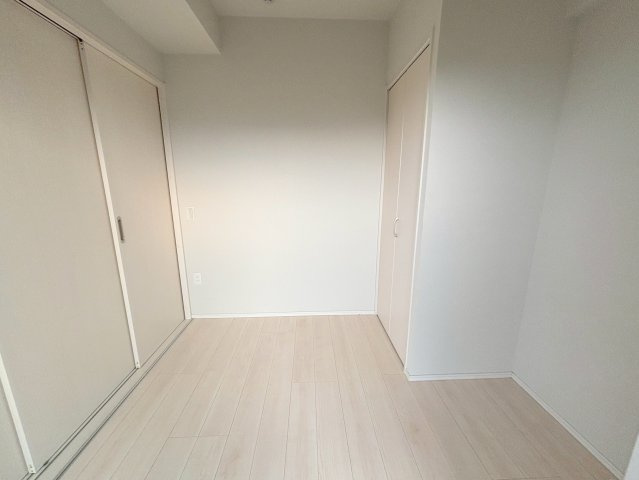 バンクの洋室