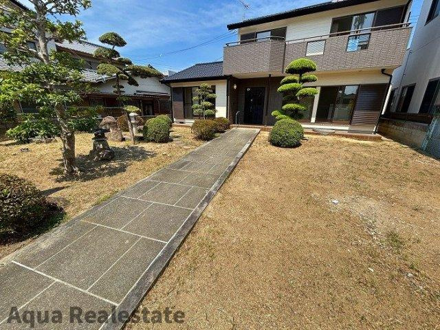 坂出市宮下町　リノベ住宅の玄関|きれいな玄関です