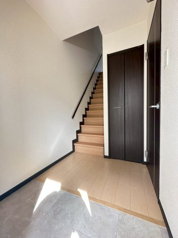 ブルーム浜寺Ⅱ の玄関|別部屋写真使用
