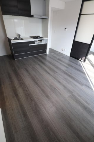 D-roomNext小郡【キャッシュバック対象物件】の居間・リビング|こちらの居間で趣味の時間をお楽しみください