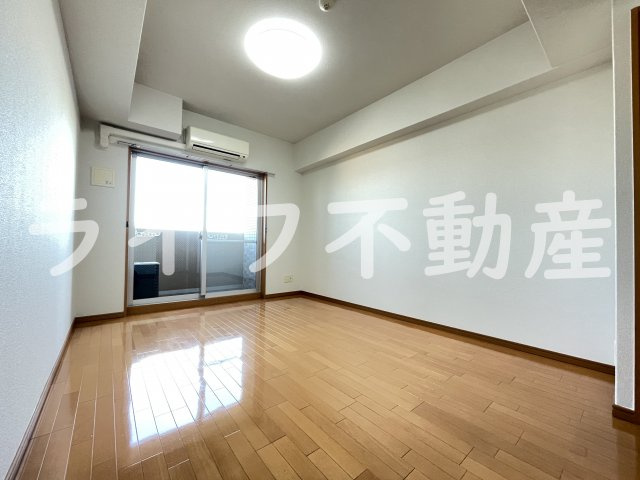 ディナスティ東大阪センターフィールドの居間・リビング|ゆったり過ごせる居間です