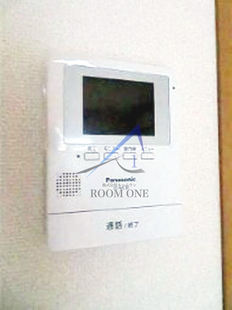 リースランド十条のセキュリティ|モニター付きインターホンです。
