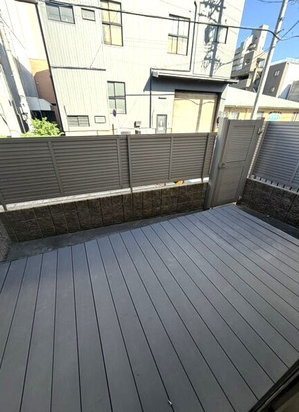 荒子１丁目貸家のバルコニー