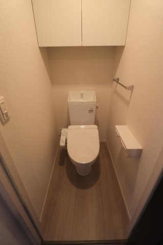 D-roomNext小郡【キャッシュバック対象物件】のトイレ|落ち着いたトイレです