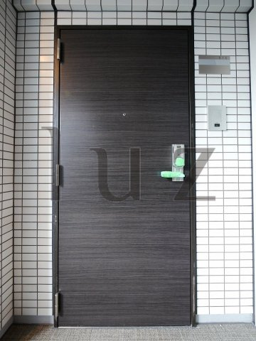 ガーラプレシャス横浜西谷の玄関